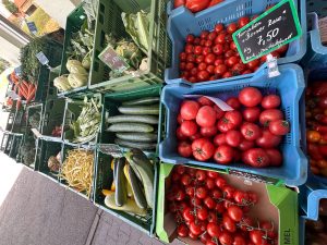 Gemüse draußen vor dem Markt - Mein Bauernmarkt Höchenschwand