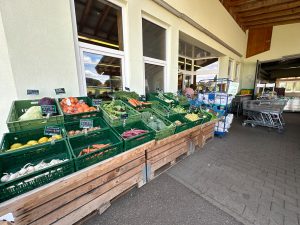 Gemüse draußen vor dem Markt - Mein Bauernmarkt Höchenschwand