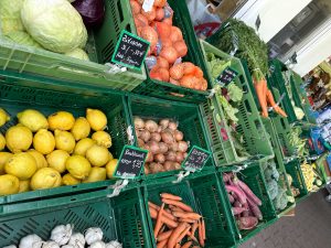 Gemüse draußen vor dem Markt - Mein Bauernmarkt Höchenschwand