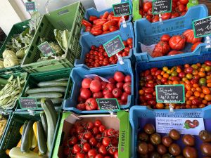 Gemüse draußen vor dem Markt - Mein Bauernmarkt Höchenschwand