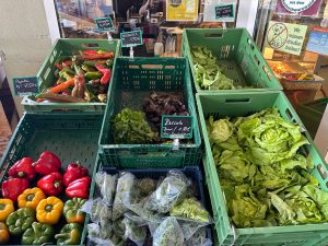 Gemüse draußen vor dem Markt - Mein Bauernmarkt Höchenschwand